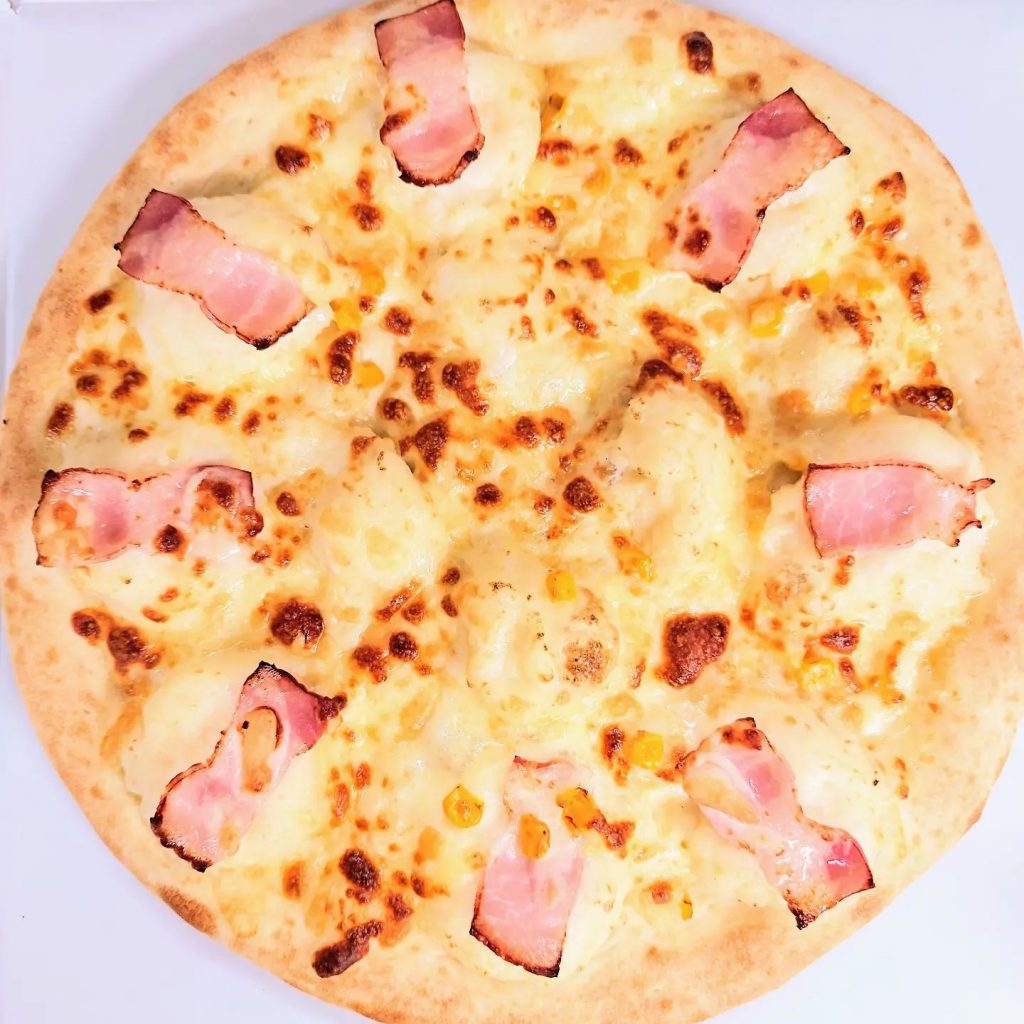 おはようございます*･PIZZAdeaPASTAです！ランチピザあります!!ランチピザ人気No.1『ベーコンポテト』ソースが、マヨソース、カレーソースとお選びいただけます(*^^*)♪ご注文お待ちしております!(^^)!